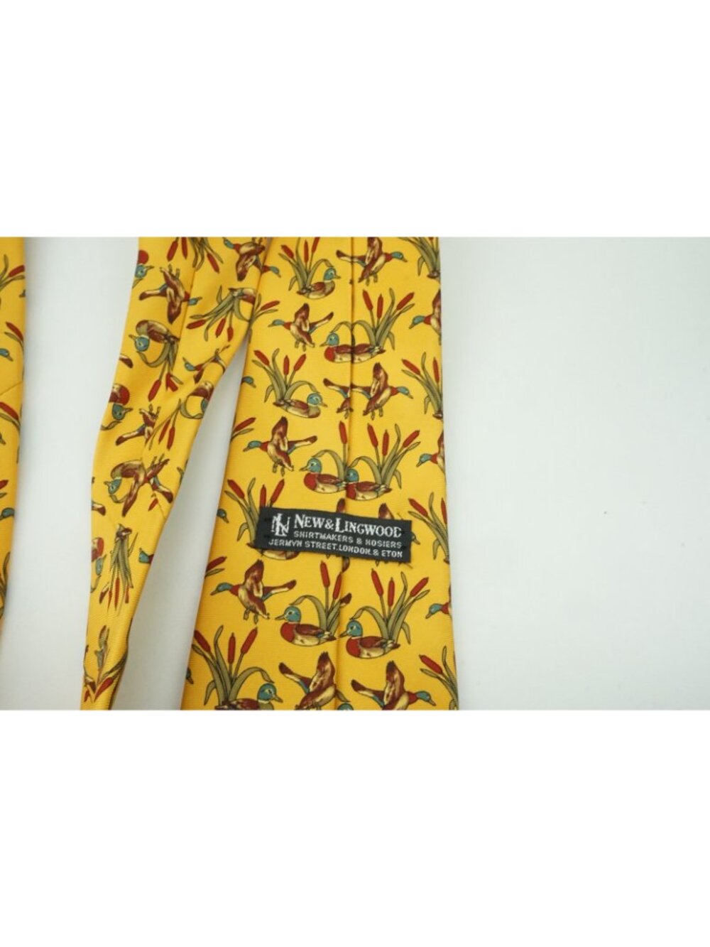 New & Lingwood Butter Yellow Mallard Duck 100% Silk Tie - Picture 8 of 8